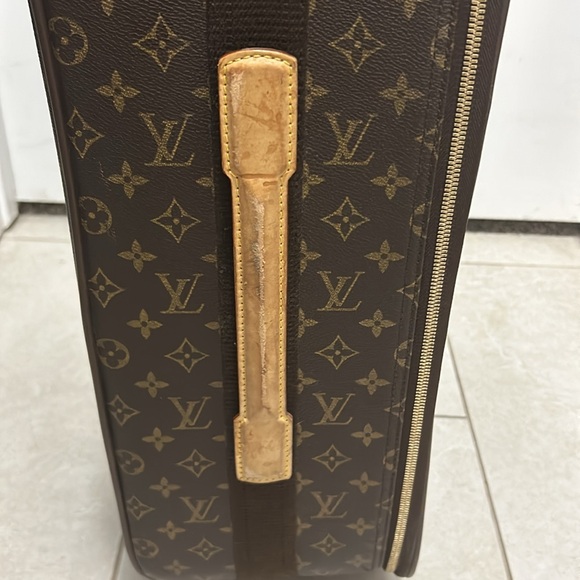 Louis Vuitton Pegase 55 Monogram - Picture 4 of 10